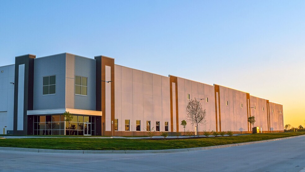 More Photos Of 5635 N Graham Rd, Whiteland Unknown For Sale