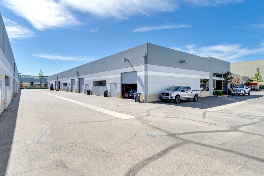 More Photos Of 339 N Berry St, Brea Light Manufacturing For Sale