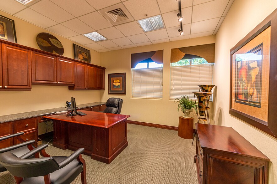 More Photos Of 8040 Southpark Ln, Littleton Office For Lease