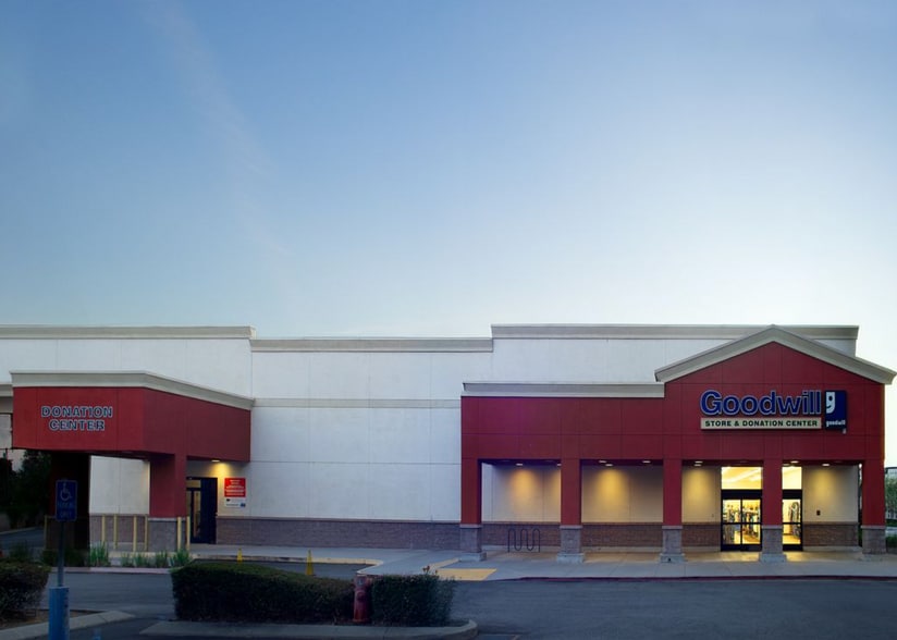 More Photos Of 526 W Foothill Blvd, Glendora Drugstore For Sale