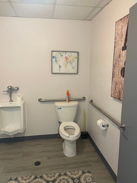 More Photos Of 9459 Lapeer Rd, Davison Office For Lease