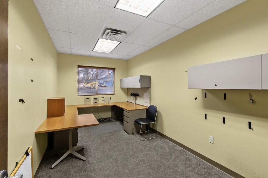 More Photos Of 180 Ushers Rd, Round Lake Warehouse For Sale