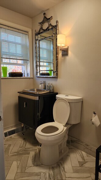 More Photos Of 560 Main St, Chatham Medical For Sale