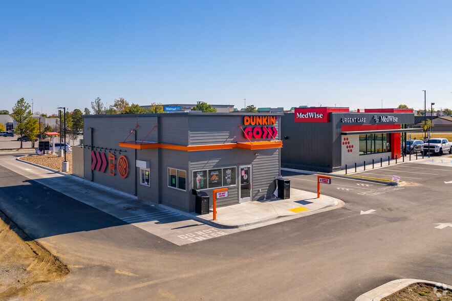 Primary Photo Of 6701 S Memorial Dr, Tulsa Fast Food For Lease