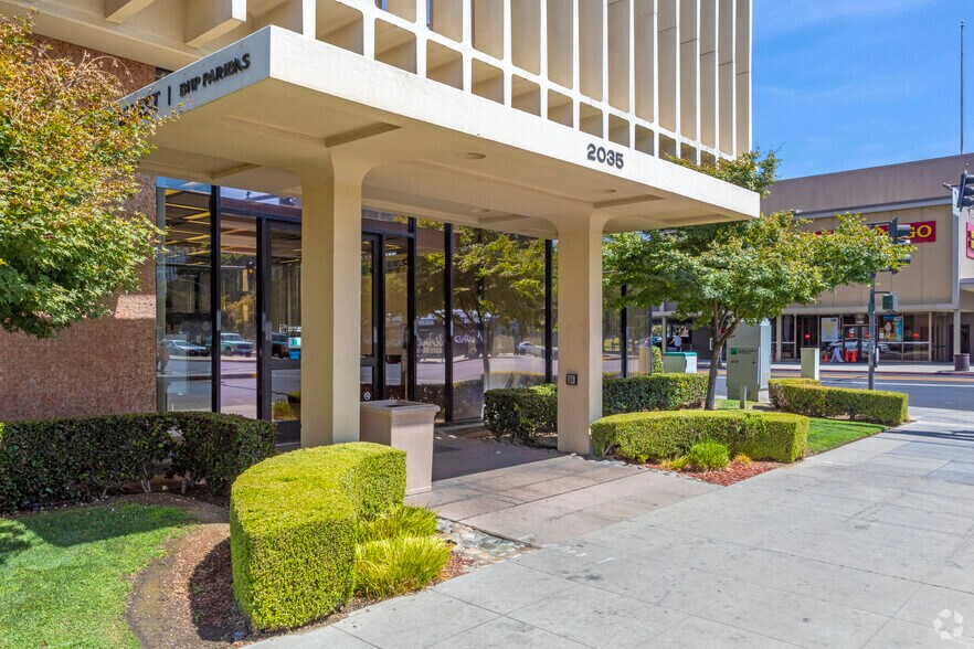 More Photos Of 1221 Van Ness Ave, Fresno Office For Sale