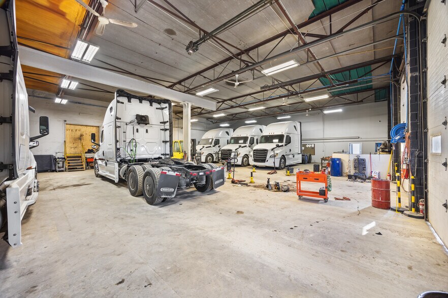 More Photos Of 406 N Union St, Dwight Truck Terminal For Lease