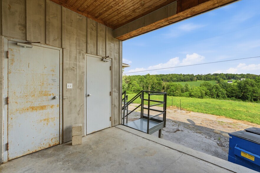 More Photos Of 13175 Washington Springs Winery Ln, Smithsburg Flex For Lease