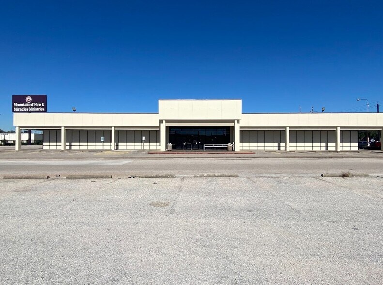 More Photos Of 9990 Kleckley Dr, Houston Unknown For Lease