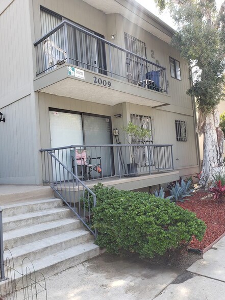 More Photos Of 2009 4th St, Santa Monica Apartments For Sale