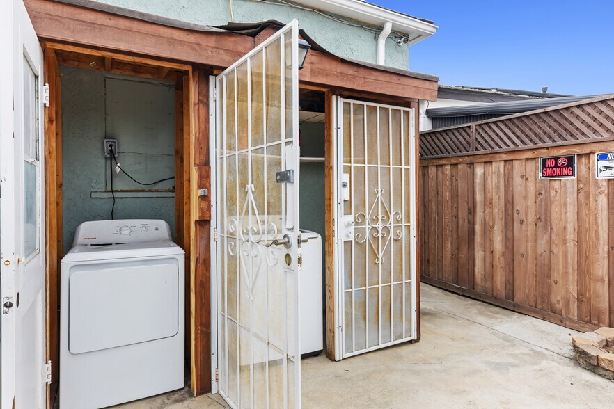 More Photos Of 4837 Castle Ave, San Diego Apartments For Sale