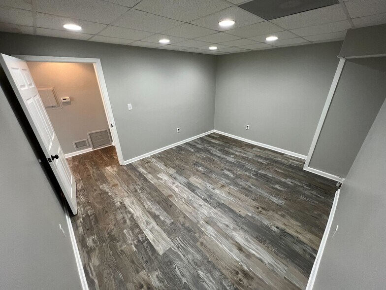 More Photos Of 3231-3233 Superior Ln, Bowie Medical For Lease