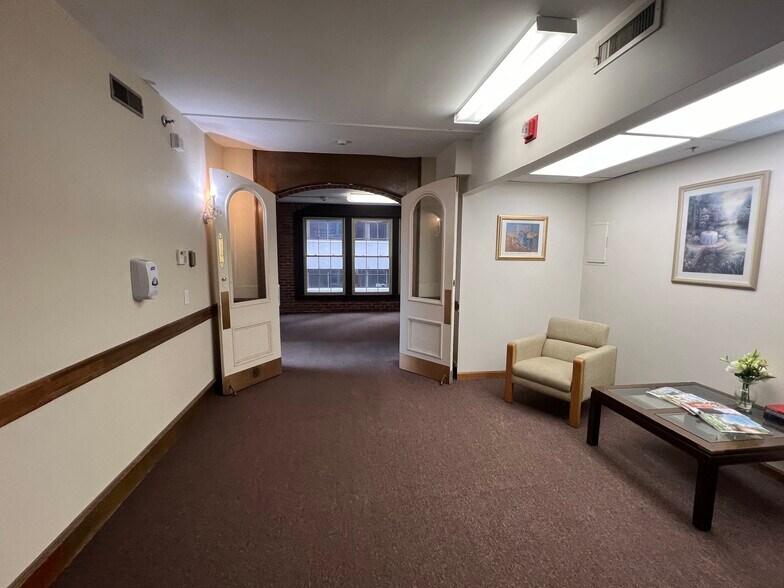 More Photos Of 1380-1398 Main St, Springfield Office For Lease