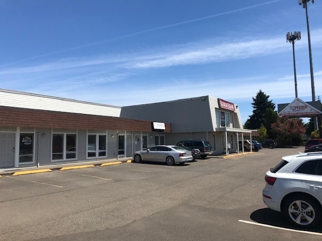 More Photos Of 5042-5060 Commercial St SE, Salem Office For Lease