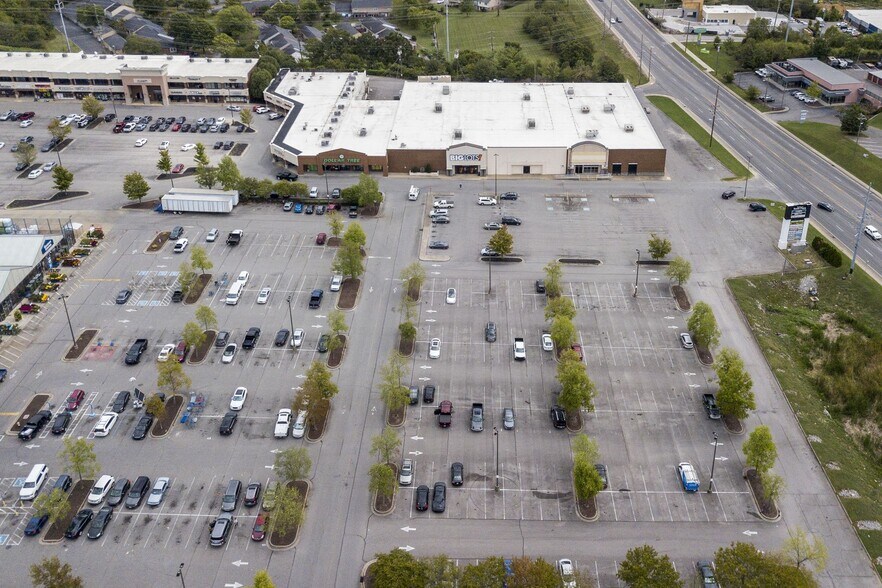 More Photos Of 5560 Nolensville Pike, Nashville Department Store For Lease