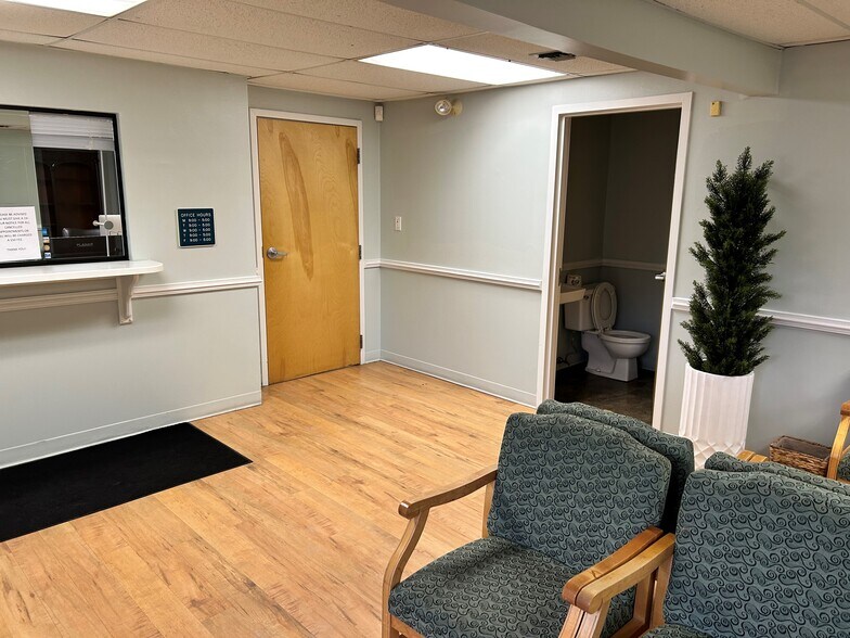 More Photos Of 118 Dudley St, Providence Office For Sale