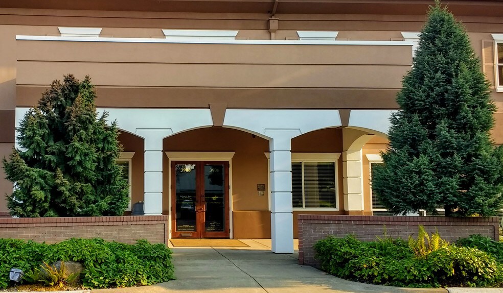 More Photos Of 3906 S 74th St, Tacoma Office For Sale