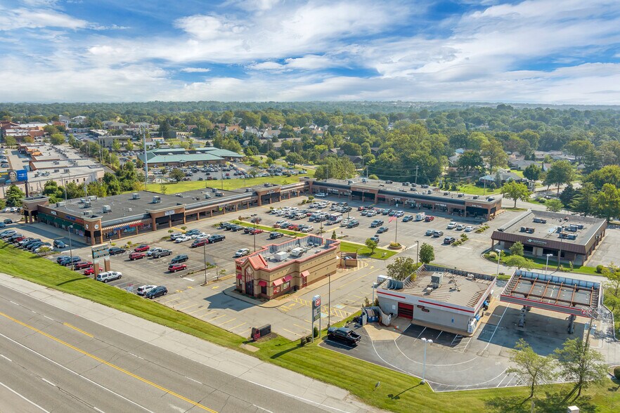 1261212674 Tesson Ferry Rd, Saint Louis, MO 63128 For Lease