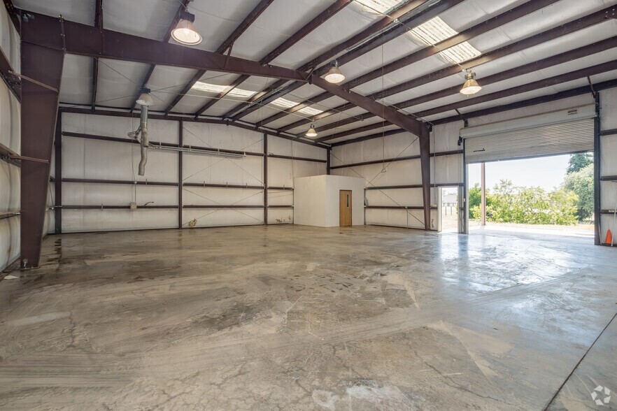 More Photos Of 22615 Silverlode Rd, Palo Cedro Flex For Lease