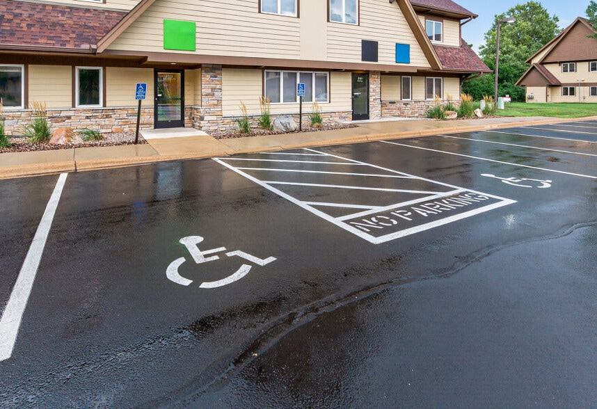 More Photos Of 2115 County Road D E, Maplewood Office For Lease