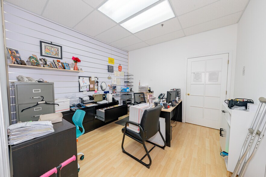 More Photos Of 4000 N 28th Ter, Hollywood Warehouse For Lease