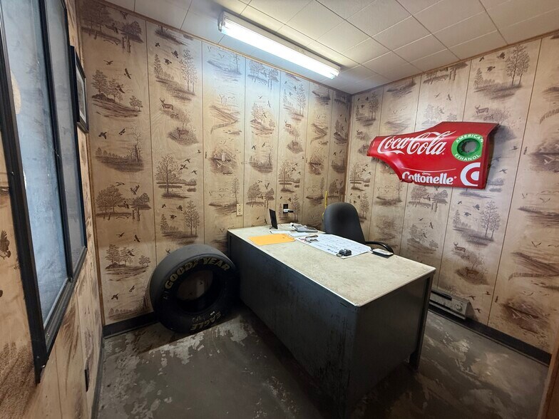 More Photos Of 106 E Washington St, Tomah Industrial For Sale