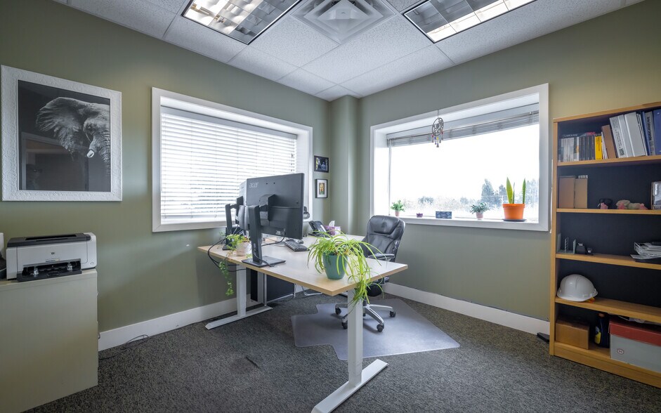 More Photos Of 29781 Fraser Hwy, Abbotsford Warehouse For Lease