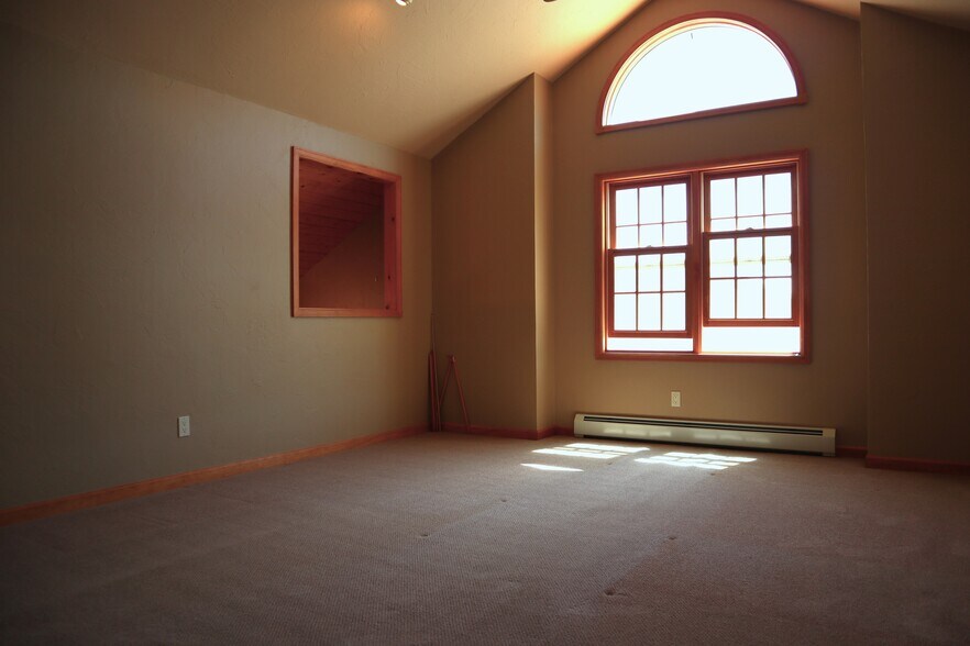 More Photos Of 173 Frontage Rd, South Fork Freestanding For Lease