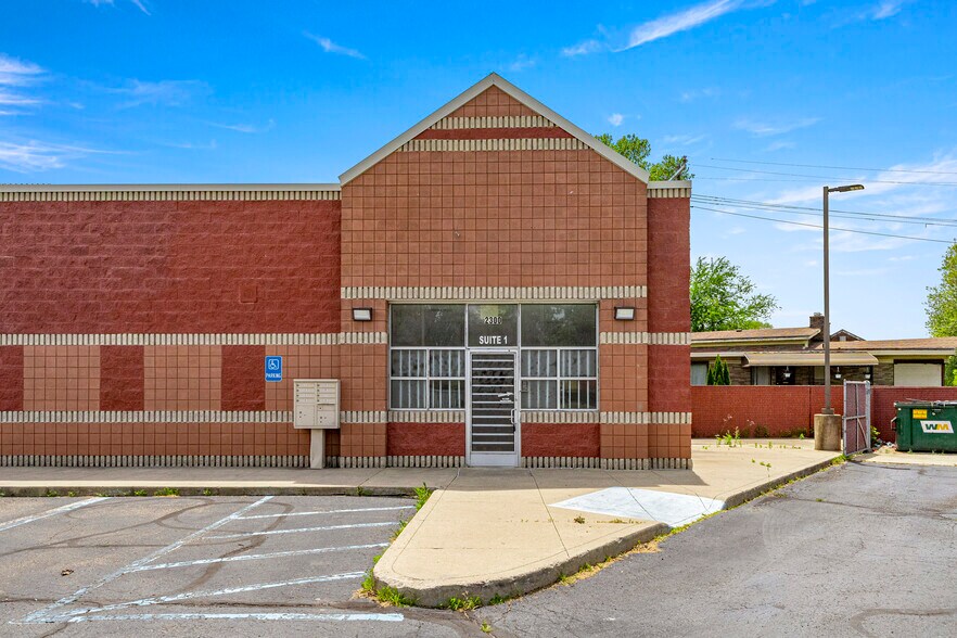 More Photos Of 2300 S Schaefer Hwy, Detroit Storefront For Sale