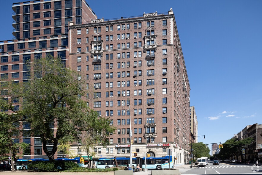 More Photos Of 2760-2764 Broadway, New York Apartments For Lease