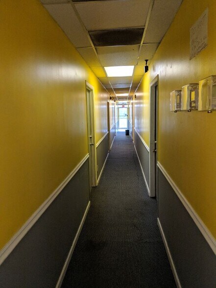 More Photos Of 1075-1091 Sunset Strip, Fort Lauderdale Office For Sale