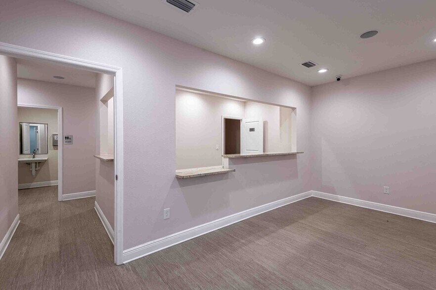 More Photos Of 4109 Armenia Ave, Tampa Medical For Sale