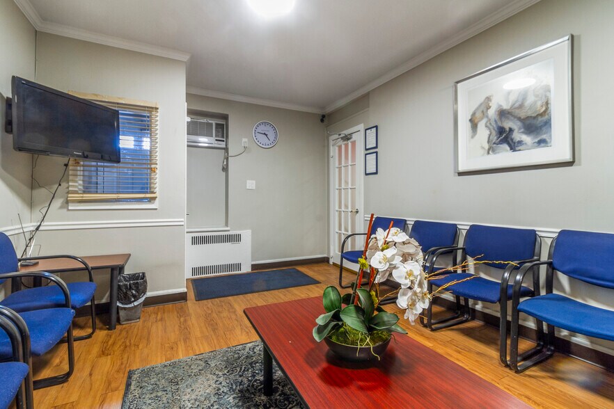 More Photos Of 98120 Queens Blvd, Rego Park Apartments For Sale