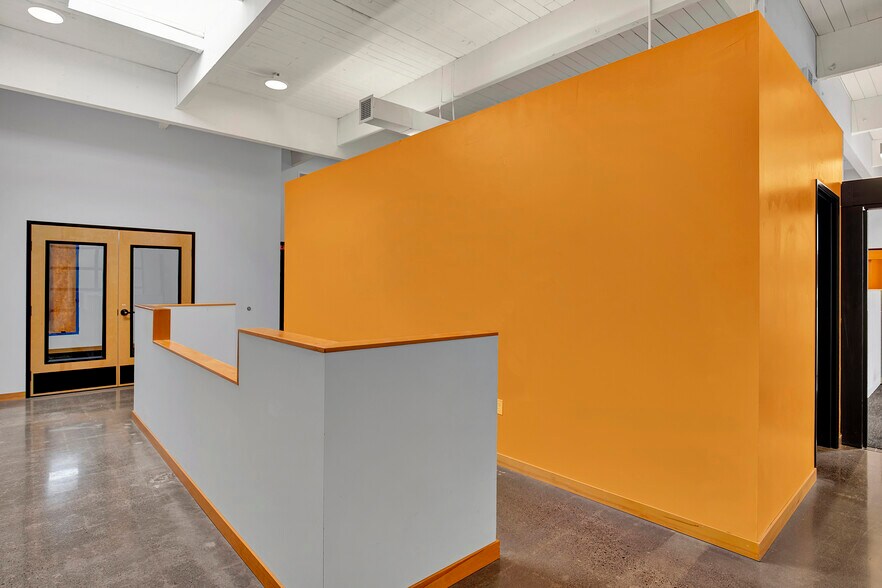 More Photos Of 454 SE 187th Ave, Portland Office For Sale