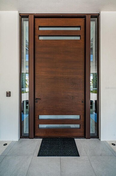 More Photos Of 18725 Jiretz Rd, Odessa Flex For Sale