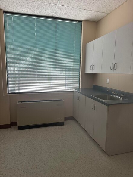 More Photos Of 240 Waterloo St, London Medical For Lease