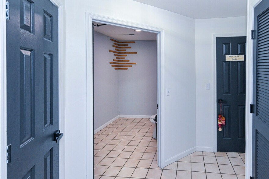 More Photos Of 806 Washington St W, Fayetteville General Retail For Sale