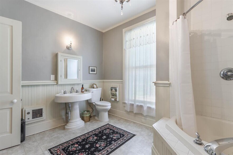 More Photos Of E3192 Apple Tree Ln, Waupaca Hospitality For Sale