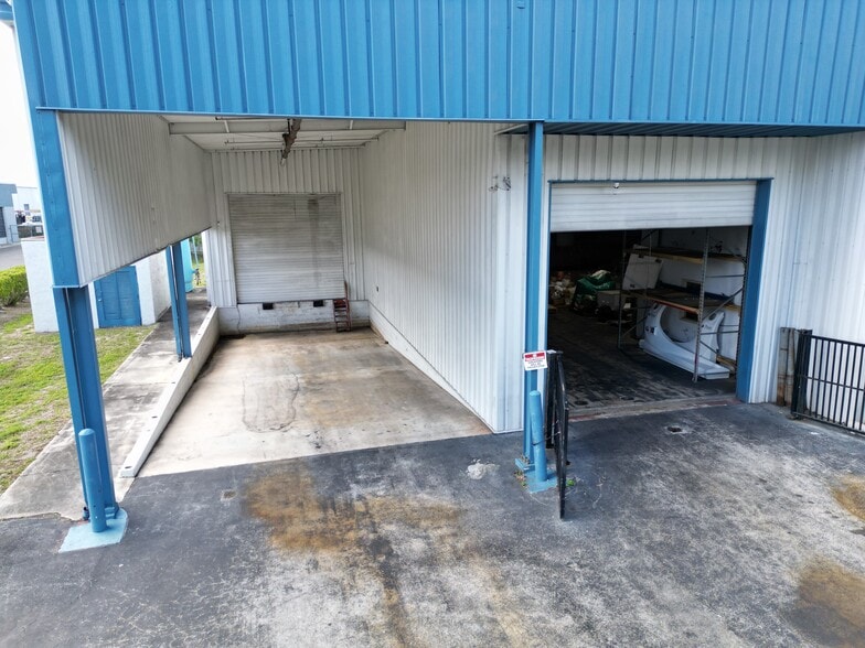 More Photos Of 3750 Prospect Ave, Riviera Beach Warehouse For Lease