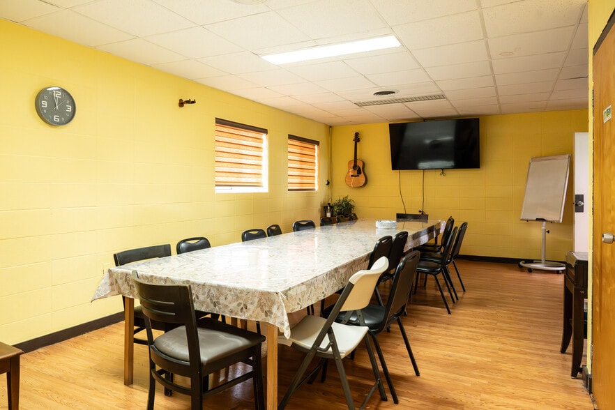 More Photos Of 301 W Anderson Ln, Austin Religious Facility For Sale