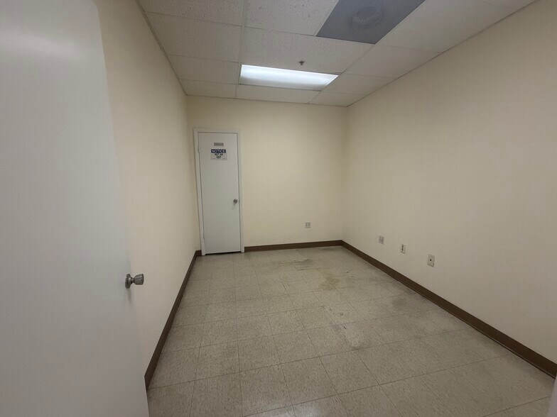 More Photos Of 13160 NW 43rd Ave, Opa Locka Warehouse For Sale