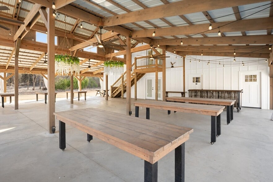 More Photos Of 18186 State Highway 74B, Washington Specialty For Sale