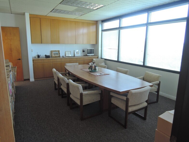 More Photos Of 15721 S Western Ave, Gardena Office For Sale