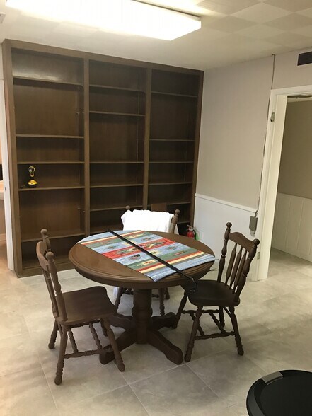 More Photos Of 400 S Fairmont Ave, Lodi Office For Lease