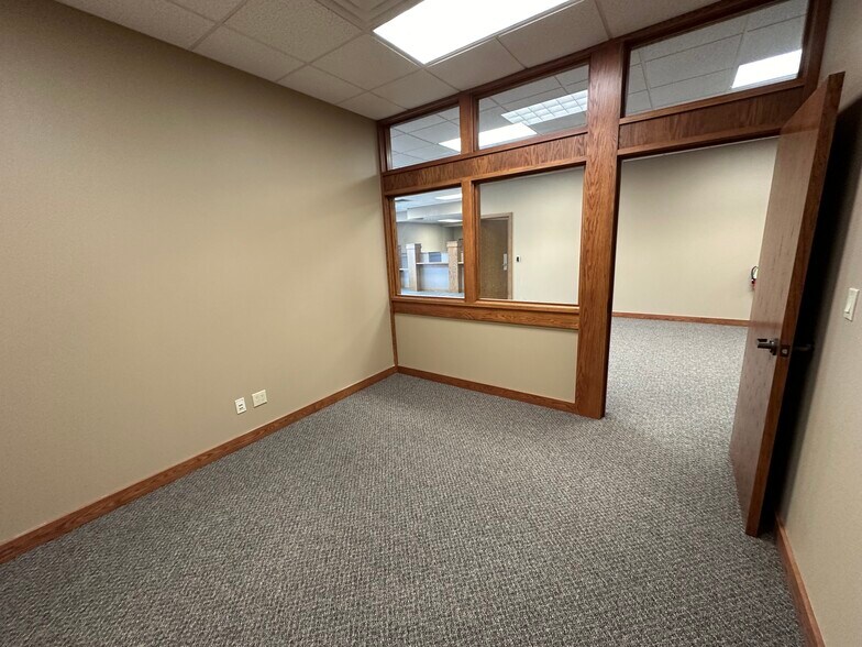 More Photos Of 2131-2229 S Neil St, Champaign Unknown For Lease