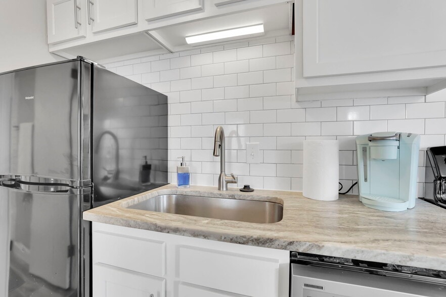 More Photos Of 27 W 8th Ave, Columbus Apartments For Sale