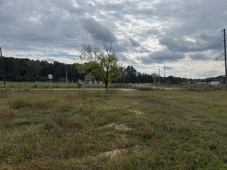 More Photos Of 2033 Winchester Rd, Anniston Flex For Sale