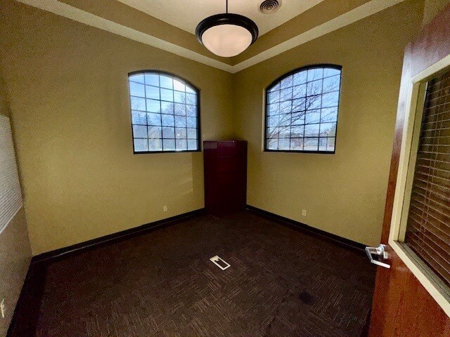 More Photos Of 640 N Fountain Ave, Springfield Freestanding For Sale