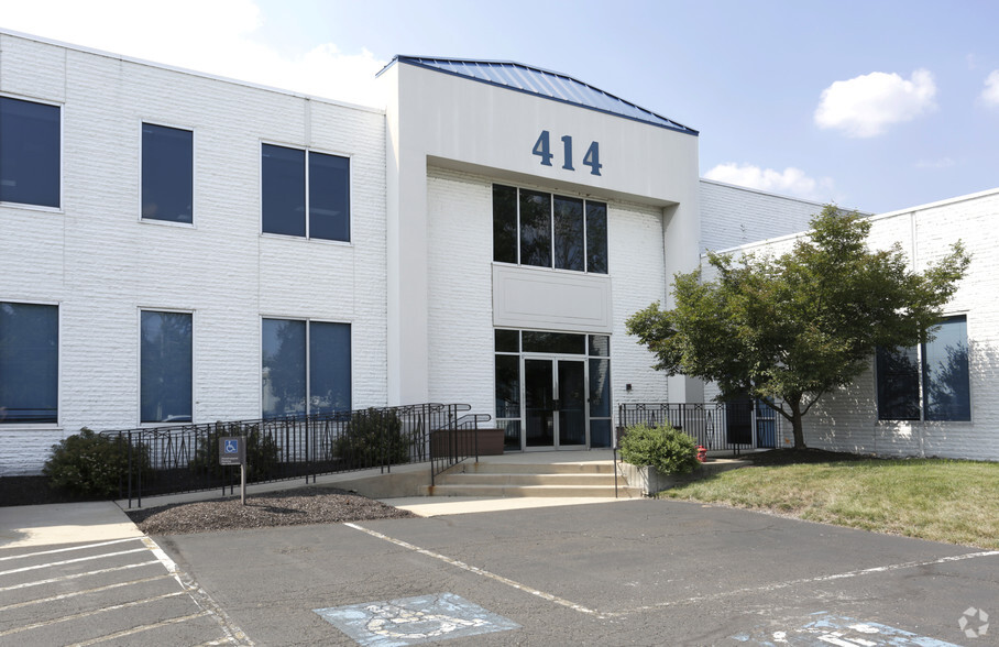 Primary Photo Of 414 Commerce Dr, Fort Washington Office For Lease