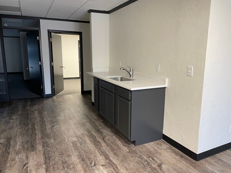 More Photos Of 4117 NW 122nd St, Oklahoma City Medical For Lease