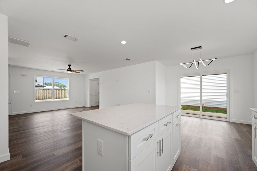 More Photos Of 119 Mullican St, McMinnville Apartments For Sale